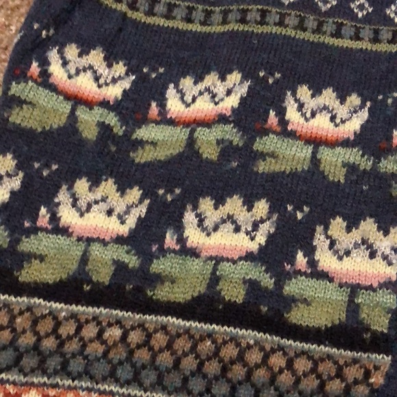 The Import Workshop tulips sweater button down large - Picture 8 of 12